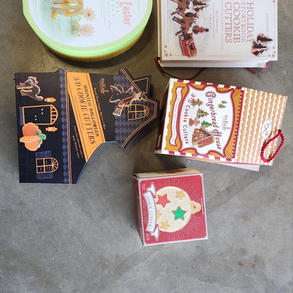 William Sonoma Cookie Cutters LOT & Cake Pans LOT